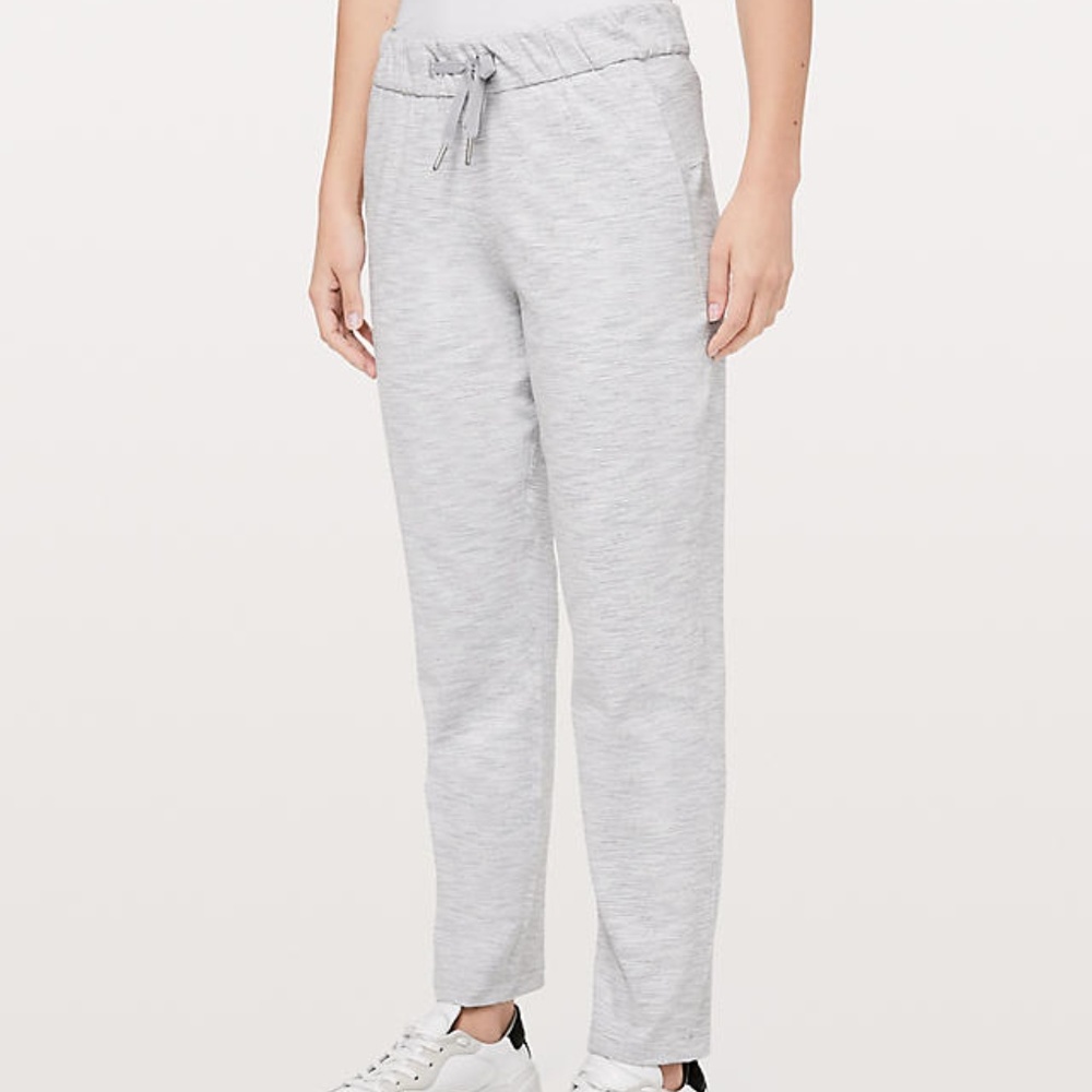 Lulu On The Fly Pant w/ Small Defect